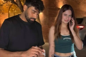 பிக்பாஸ் நடிகையுடன் டேட்டிங் செய்கிறாரா முகமது சிராஜ்!! வீடியோ டிரெண்ட்..