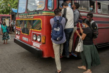 யாழில் பேருந்தில் மிதிபலகையில் நின்றவாறு முகம் கழுவ முயற்சி ; பறிபோன உயிர்