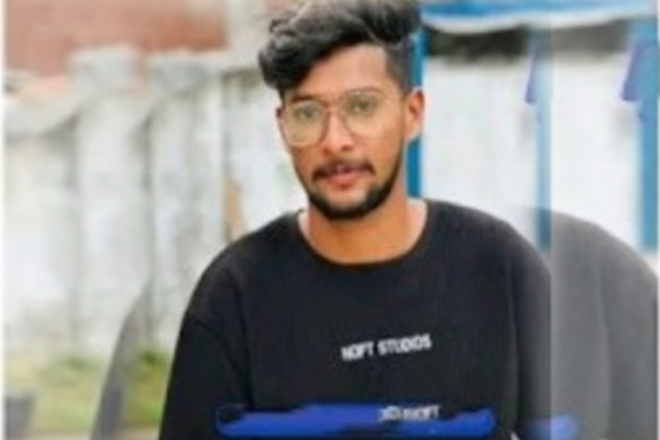 குடும்பத்தை காப்பாற்ற வெளிநாடு சென்ற இளைஞனுக்கு நேர்ந்த துயரம் | Indian Youth Returning From Bahrain Dies On Flight