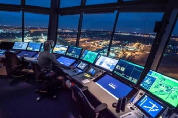 நாட்டைவிட்டு வெளியேறியுள்ள விமான போக்குவரத்து கட்டுப்பாட்டாளர்கள்: வெளியான காரணம்