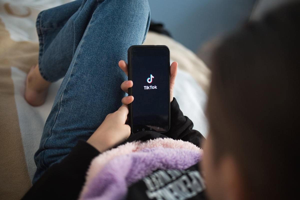 சமூக வலைத்தளத்தில் மூழ்கிய சிறுவன் - தந்தை செய்த கொடூர செயல் | Father Arrest For Burning Son For Watching Tiktok