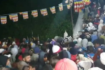 ශ්‍රී පාද මළුව පෙනී පෙනී මෙලොව එළිය දුටු සිගිත්තිය - මෙරටින් ඇසෙන ආශ්චර්යමත් පුවත..