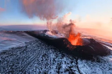 தினமும் 80 கிராம் தங்கத்தை கக்கும் எரிமலை ; எங்குள்ளது தெரியுமா?