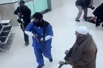 Doctor, Nurse வேடத்தில் அதிரடியாக நுழைந்து ஹமாஸ் வீரர்களை சுட்டுத்தள்ளிய இஸ்ரேல்! வைரல் வீடியோ