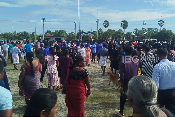 யாழில் பிரபல கால்பந்தாட்ட வீரரின் இறுதிச் சடங்கில் ஆயிரக்கணக்கான இளைஞர்கள் | Young Man Drown Death In Jaffna Sea