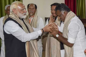 நான் மத்திய அமைச்சராவது அவர் கையில்தான்.. ஓ.பி.எஸ் நம்பிக்கை!