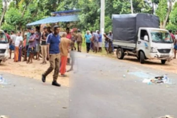 கோர விபத்தில் தாய் மரணம் - உதவியின்றி தவிக்கும் பிள்ளைகள்