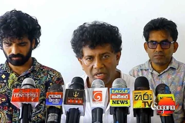 ආයේ මියුසිකල් ෂෝ නැතිවෙන පාටයි - ෆෝන් එකෙන් සින්දුවක් අහන් පාඩුවේ ඉන්නයි වෙන්නේ