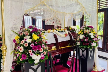 ලොවක් සැනසූ,පිනවූ සුරූපී රංගන ශිල්පිනිය හෙට සදහටම යන්නම යයි