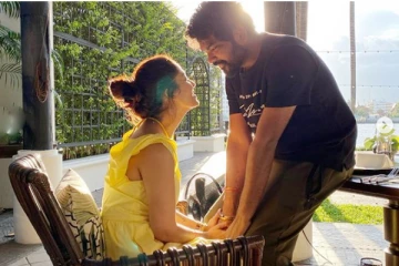 விமானத்தில் விக்கியின் மடியில் நயன்தாரா! வெளியான ரொமான்டிக் புகைப்படம்