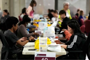 வெளிநாடுகளில் வசிக்கும் கனேடியர்களின் கோரிக்கை