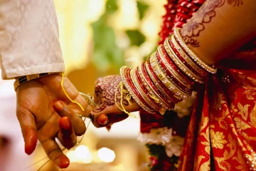 திருமண நிகழ்வில் கலந்து கொண்ட 20 பேருக்கு நேர்ந்த கதி