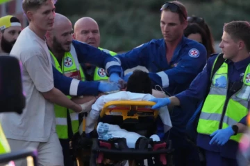 அவுஸ்திரேலிய துப்பாக்கிச் சூட்டு சம்பவம் ; இரண்டாவது துப்பாக்கிதாரியின் நிலை கவலைக்கிடம்