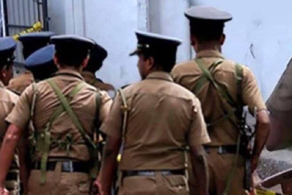 காவல்துறை பணியிலிருந்து விலகியவரின் போதை கடத்தல் அம்பலம் : மீட்கப்பட்ட ஆபத்தான பொருட்கள் | Two Arrested For Transporting Drugs Expressway காவல்துறை பணியிலிருந்து விலகியவரின் போதை கடத்தல் அம்பலம் : மீட்கப்பட்ட ஆபத்தான பொருட்கள் | Two Arrested For Transporting Drugs Expressway
