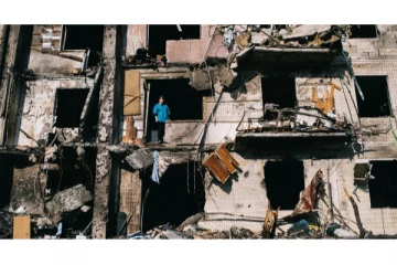 உக்ரைன் தலைநகரை நெறுங்கும் ரஷ்ய படைகள் : முழு பொதுமுடக்கம் அறிவித்தது அரசு