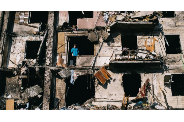 உக்ரைன் தலைநகரை நெறுங்கும் ரஷ்ய படைகள் : முழு பொதுமுடக்கம் அறிவித்தது அரசு - தமிழ்நாடு