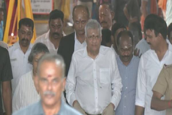 மதுரை மீனாட்சி அம்மன் ஆலயத்தில் வழிபாடுகளில் ஈடுபட்ட ரணில் | Ranil Engag Worship Meenakshi Amman Temple Madurai மதுரை மீனாட்சி அம்மன் ஆலயத்தில் வழிபாடுகளில் ஈடுபட்ட ரணில் | Ranil Engag Worship Meenakshi Amman Temple Madurai