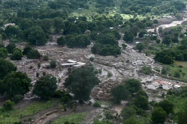 கென்யாவில் கோரம் - புதையுண்ட வீடுகள்.. பலர் பலி! | Landslide Kenya Today
