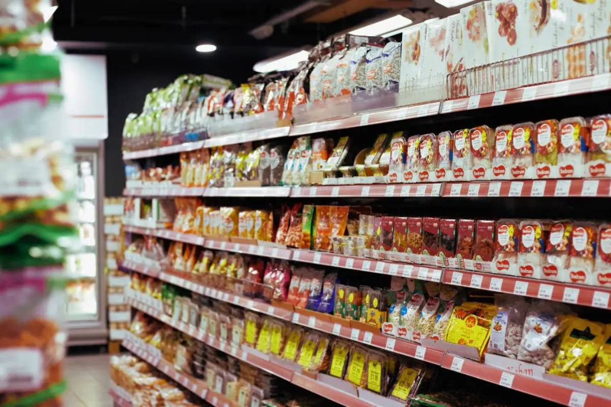 கனடாவில் மளிகைப்பொருட்கள் விலை உயரக்கூடும்: பின்னணியில் ஈரான் போர் | Grocery Prices To Rise In Canada Due To Iran War கனடாவில் மளிகைப்பொருட்கள் விலை உயரக்கூடும்: பின்னணியில் ஈரான் போர் | Grocery Prices To Rise In Canada Due To Iran War