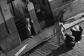 பெற்ற மகளை உள்ளாடையால் கழுத்தை இறுக்கி கொன்ற தாய்... குப்பையில் வீசிய தந்தை: கமெராவில் சிக்கிய திடுக் காட்சி