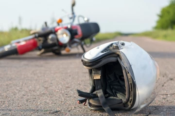 மோட்டார் சைக்கிள்கள் நேருக்கு நேர் மோதி மூவருக்கு நேர்ந்த கதி