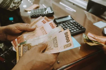 இன்றைய டொலரின் பெறுமதி எவ்வளவு தெரியுமா?