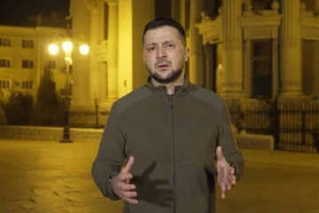 கார் விபத்தில் சிக்கிய உக்ரைன் அதிபர் : பதட்டத்தில் உக்ரைன்