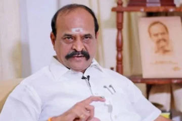 இரட்டை இலைக்கு வாக்களிக்க கூறினார் சசிகலா: அமைச்சரின் பரபர பேச்சு