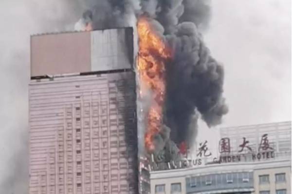 சீனாவில் அடுக்குமாடி குடியிருப்பில் தீ விபத்து - 10 பேர் உயிரிழப்பு | Apartment Fire In China Kills 10