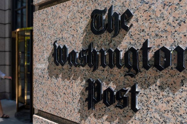 அமெரிக்காவில் இரகசிய ஆவணங்களை கசியவிட்ட குற்றச்சாட்டு : FBI அதிகாரிகள் அதிரடி சோதனை | Fbi Officers Raid On Leak Of Government Secrets