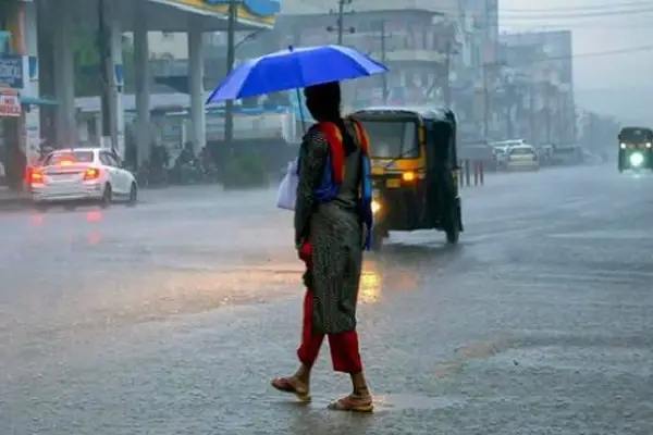 இன்றைய வானிலை: தாழ் அமுக்கம் தீவிரமடைந்து சூறாவளியாக வலுவடையும் என எதிர்பார்க்கப்படுகிறது. | Today Weather Report இன்றைய வானிலை: தாழ் அமுக்கம் தீவிரமடைந்து சூறாவளியாக வலுவடையும் என எதிர்பார்க்கப்படுகிறது. | Today Weather Report