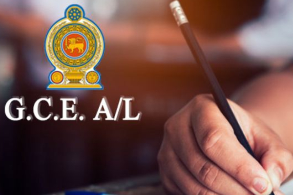 யாழில் பரீட்சை மண்டபத்தில் இடம்பெற்ற நெகிழ்ச்சி செயல்! | Student Writes Level Exam Despite Bitten Snake யாழில் பரீட்சை மண்டபத்தில் இடம்பெற்ற நெகிழ்ச்சி செயல்! | Student Writes Level Exam Despite Bitten Snake