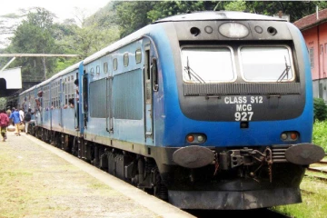 கொழும்பிலிருந்து பயணித்த தொடருந்தில் மோதி ஒருவர் பலி