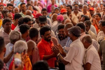 அநுர அரசு மக்களுடன் நிற்கவில்லை : நாமல் குற்றச்சாட்டு