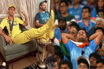 உலகக்கோப்பையை அவமதித்த மிட்செல் மார்ஷ்..? 'குரங்கு கைல பூமால' - விளாசும் ரசிகர்கள்!