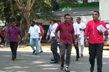 වෘත්තීය සමිති නායකයින් හිටපු ජනපති මහින්ද හමුවට එයි - මැදිහත්වීමක් ඉල්ලයි..!