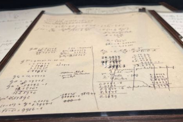 13 பில்லியனுக்கு ஏலம் போன  ஐன்ஸ்டீனின்  சார்பியல் கோட்பாடு | Einstein Relativity Theory Manuscript