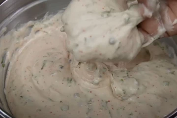 மொறு மொறு சுவையில் மெது வடை சுடனுமா? இப்படி மா அரைச்சு சுடுங்க