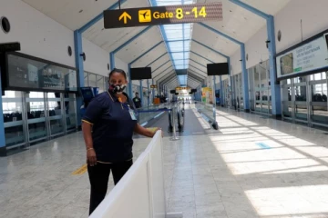 கனடா செல்ல முயற்சித்த யாழ்ப்பாண இளைஞன் கைது