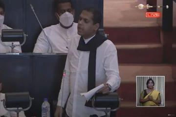 இலங்கையின் நாடாளுமன்றத்தை ஆக்கிரமித்த ”பைத்தியங்கள்”