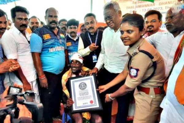 இலங்கையில் இருந்து இந்தியாவரை கடலில் நீந்தி மாற்று திறனாளி இளைஞன் சாதனை! | Disabled Youth Swims From Sri Lanka To India Sea