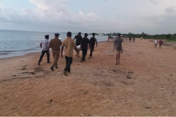 காலிமுகத்திடல் நீராடச் சென்ற 19 வயது இளைஞன் நீரில் மூழ்கி பலி | 19 Year Old Youth Drowns While Swimming In Colombo காலிமுகத்திடல் நீராடச் சென்ற 19 வயது இளைஞன் நீரில் மூழ்கி பலி | 19 Year Old Youth Drowns While Swimming In Colombo