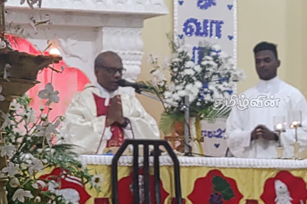 நாடு முழுவதும் களைகட்டிய ஆங்கில புத்தாண்டு கொண்டாட்டம் | A Weedy New Year In Mannar