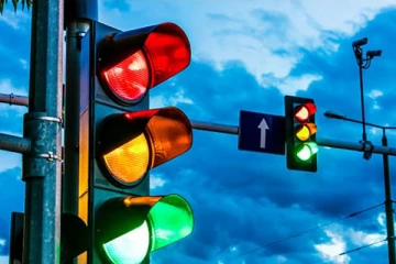 அம்பாறையில் அதிகரிக்கும் வீதி சமிஞ்சைகளை மீறும் செயற்பாடுகள்: பொதுமக்கள் விடுத்துள்ள வேண்டுகோள்