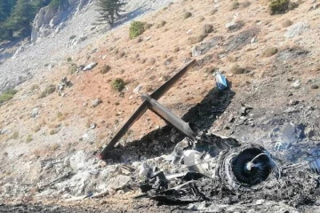 துருக்கியில் விழுந்து நொறுங்கிய விமான விபத்தில் 8 பேர் உயிரிழப்பு