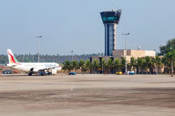 இலங்கையிலிருந்து வெளிநாடுக்கு அனுப்பிய பொதிகளில் மாயமான பெருந்தொகை இரத்தினம்