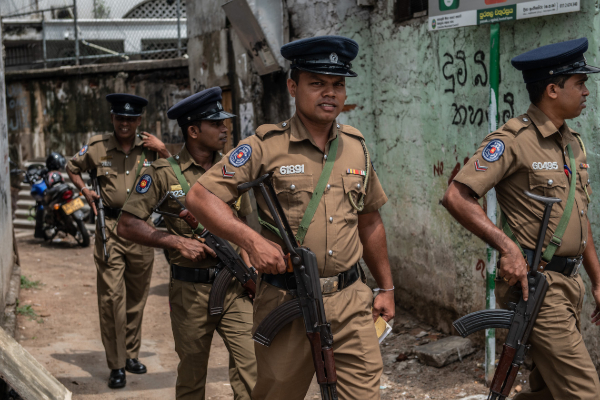 வெலிகந்தையில் கராஜில் இருந்து நாற்பது தோட்டாக்கள் கைப்பற்றல் | Forty Bullets Seized From Garage