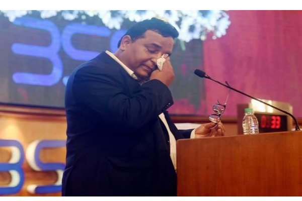 பெரும் சரிவை சந்தித்த Paytm: கண்கலங்கி அழுத நிறுவனர் | Paytms Vijay Shekhar Sharma In Tears