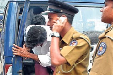 மணமகள் தேவை விளம்பரம் மூலம் பெண்களை ஏமாற்றிய முன்னாள் படையதிகாரி