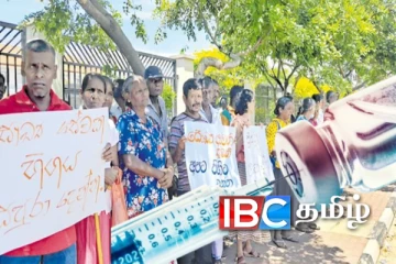 சிறுநீரக நோயாளிகள் மருத்துவமனை முன்பு ஆர்ப்பாட்டம்